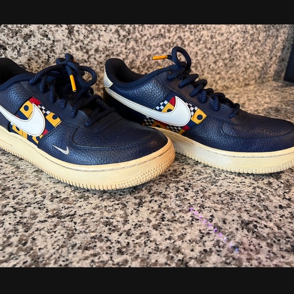 Nike Air Force 1s Size 5.5 - Picture 3 of 5